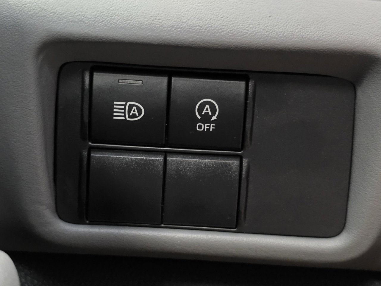 Used 2023 Toyota Highlander L FWD image 29