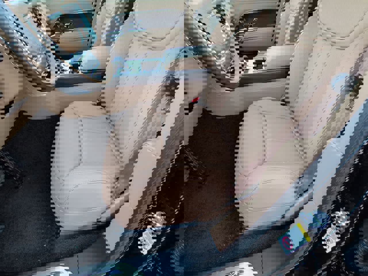 New 2026 Land Rover Range Rover SE image 16