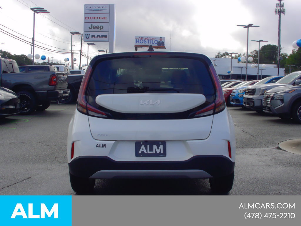 Used 2025 Kia Soul LX w/ LX Technology Package FWD image 7