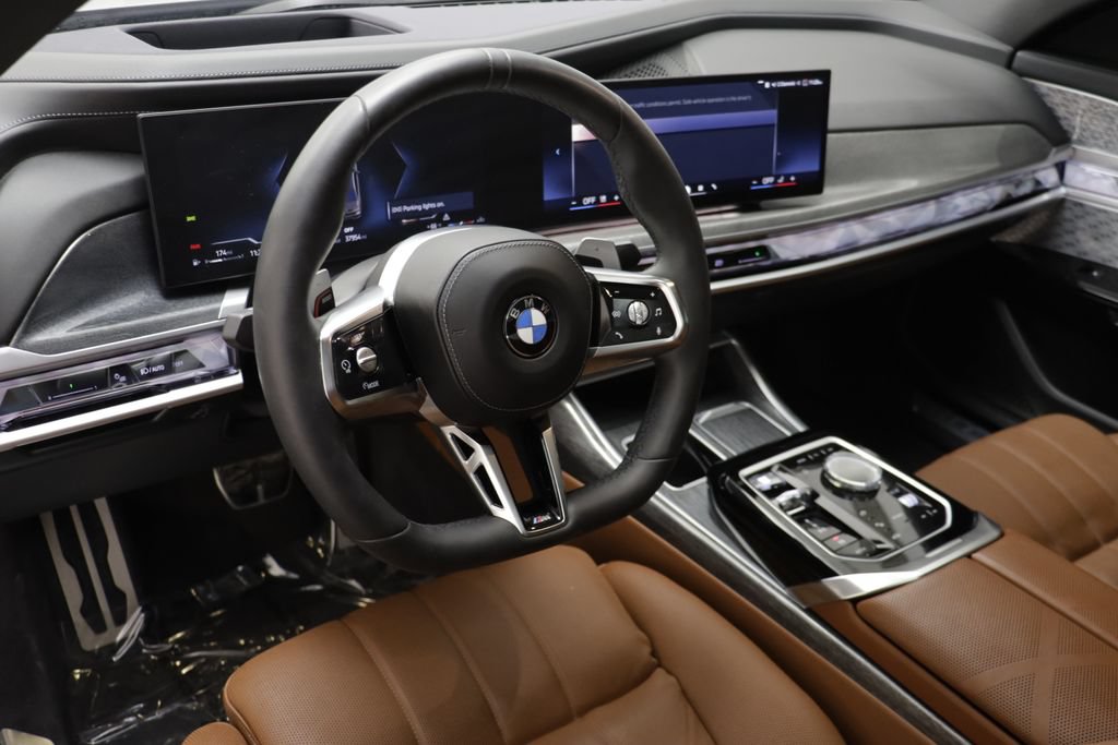 Used 2023 BMW 760i xDrive w/ Parking Assistance Package AWD/4WD image 6