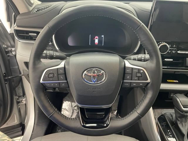 Used 2023 Toyota Highlander Limited AWD/4WD image 12