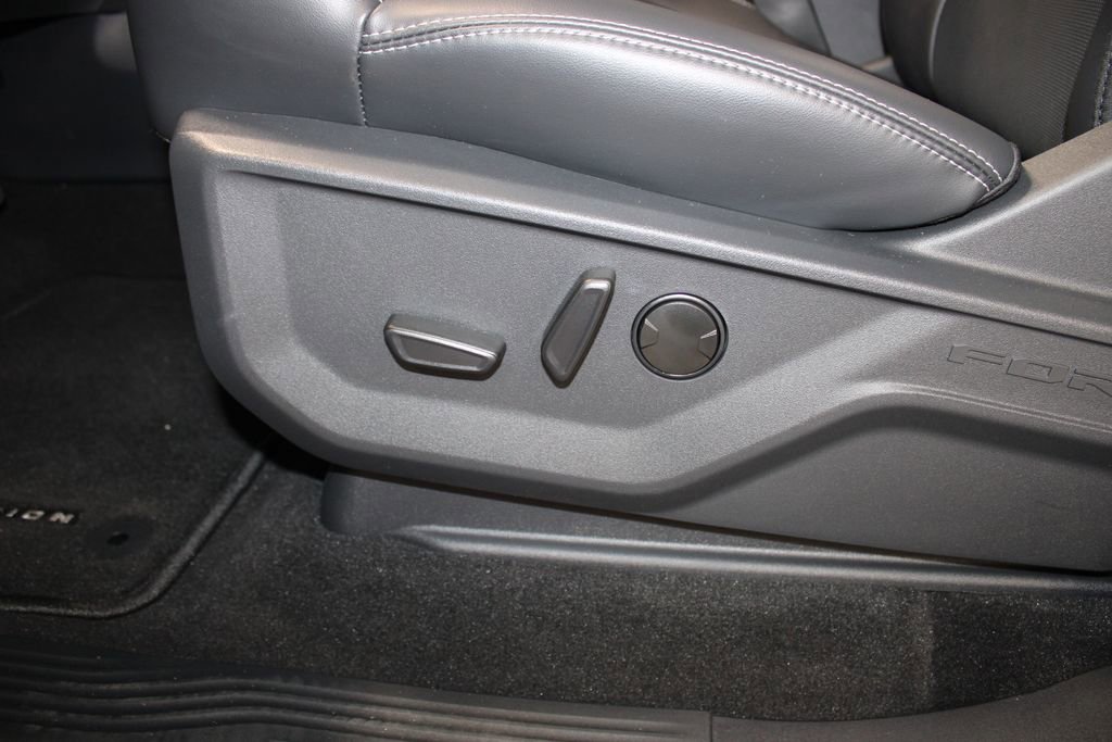 New 2025 Ford Expedition Platinum image 16