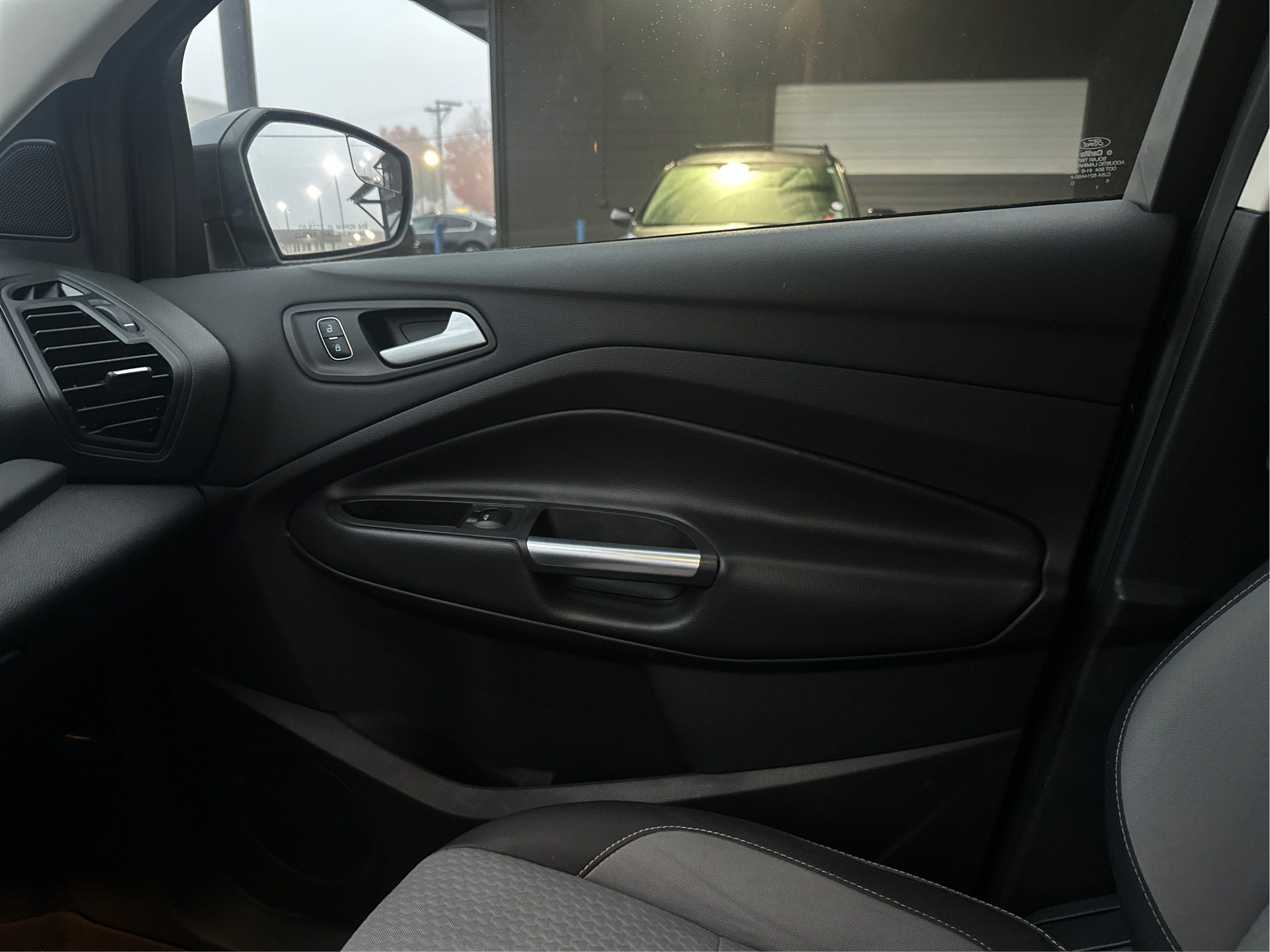 Used 2017 Ford Escape SE AWD/4WD image 22