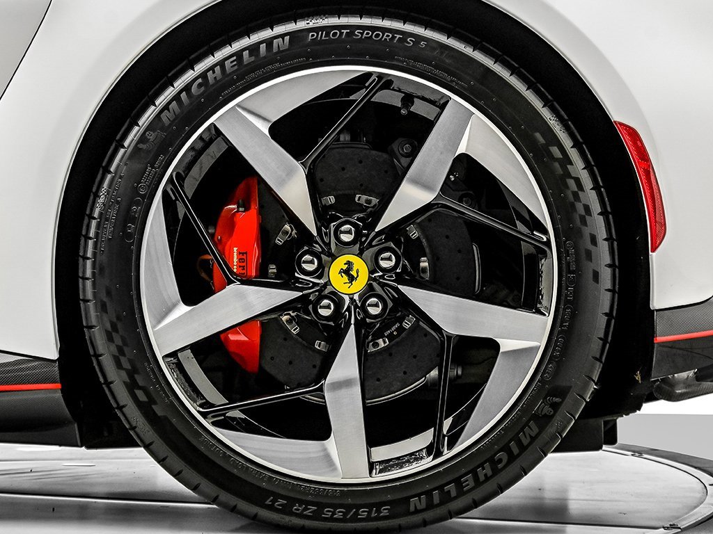 Certified 2025 Ferrari 12Cilindri image 39