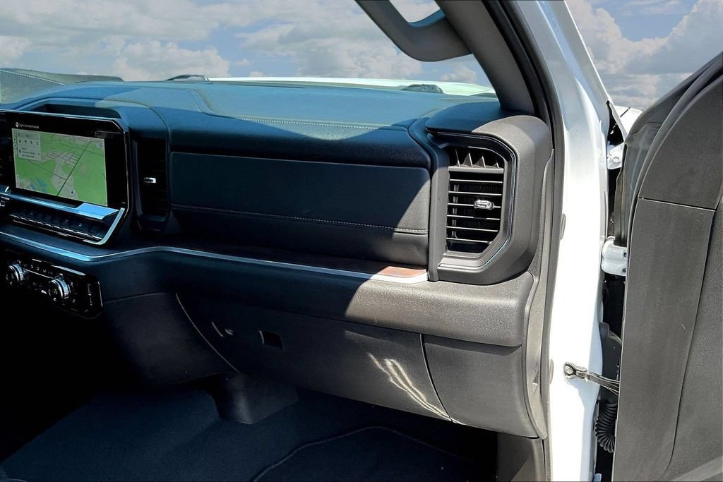 Used 2025 GMC Sierra 1500 SLT AWD/4WD image 29