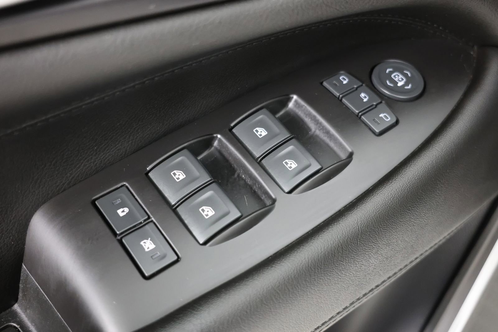 Used 2020 Cadillac Escalade Luxury AWD/4WD image 25