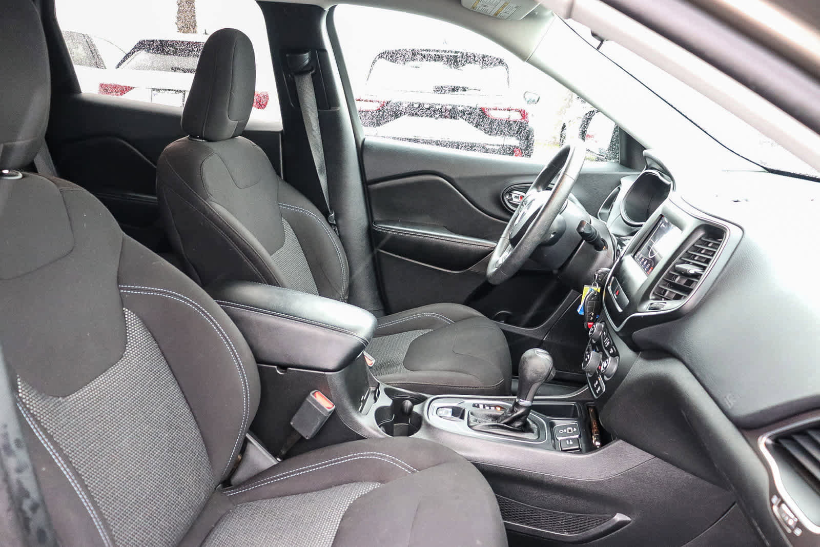 Used 2019 Jeep Cherokee Latitude w/ Popular Appearance Group image 19