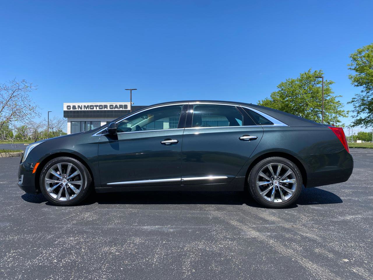 Used 2013 Cadillac XTS Luxury FWD image 8