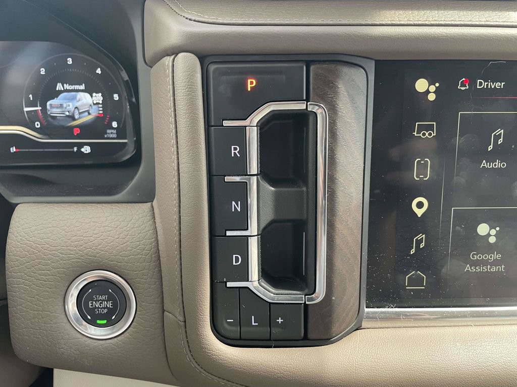 Used 2024 GMC Yukon XL Denali w/ Denali Reserve Package AWD/4WD image 17