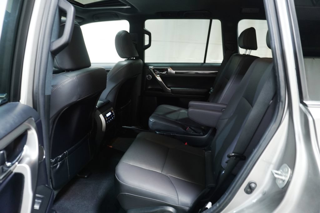 Used 2022 Lexus GX 460 Premium w/ Accessory Package AWD/4WD image 15