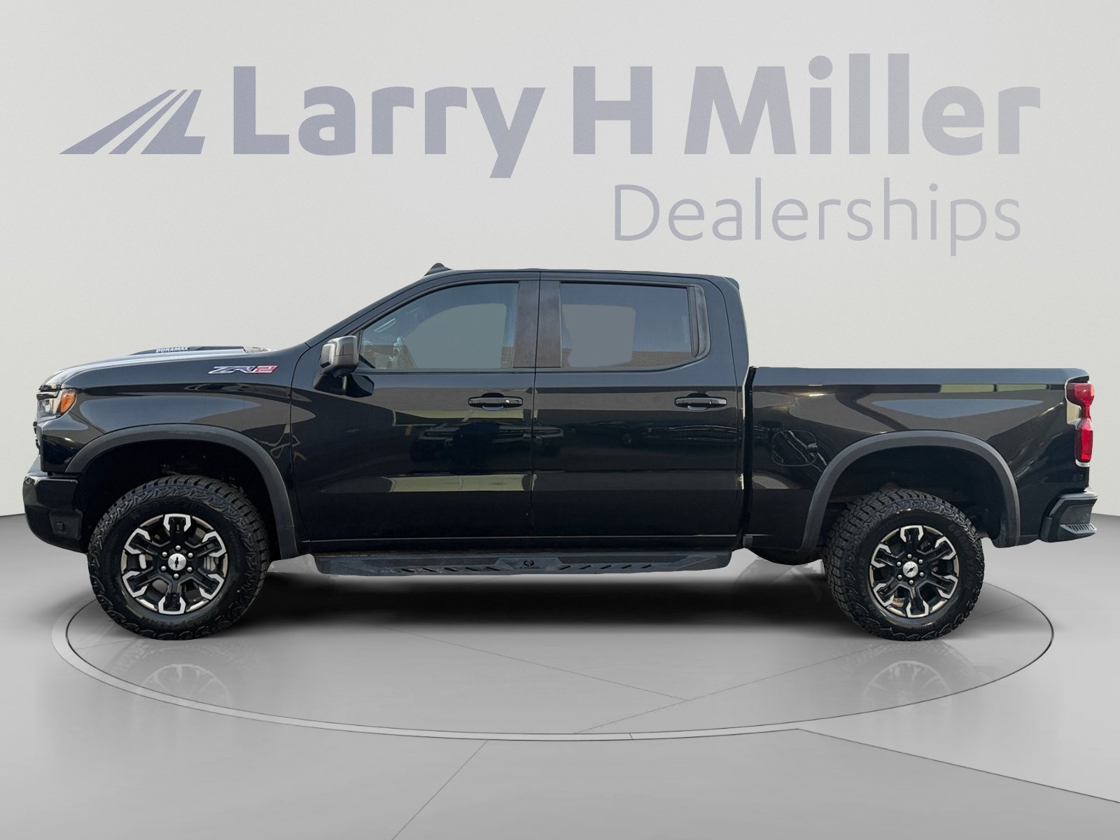 Used 2024 Chevrolet Silverado 1500 ZR2 AWD/4WD image 2