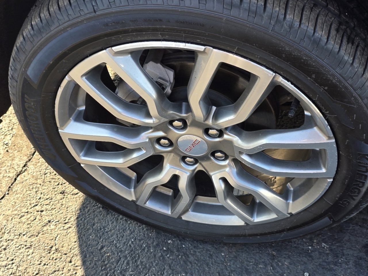 Used 2024 GMC Terrain Denali w/ Denali Premium Package image 25