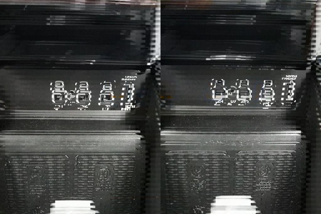 Used 2025 RAM 1500 Laramie w/ Night Edition image 36