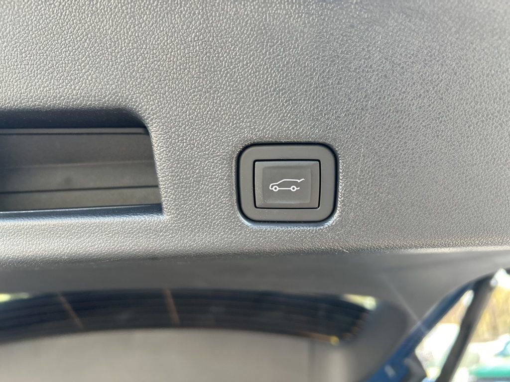 Used 2024 Chevrolet Traverse LT w/ Trailering Package image 33