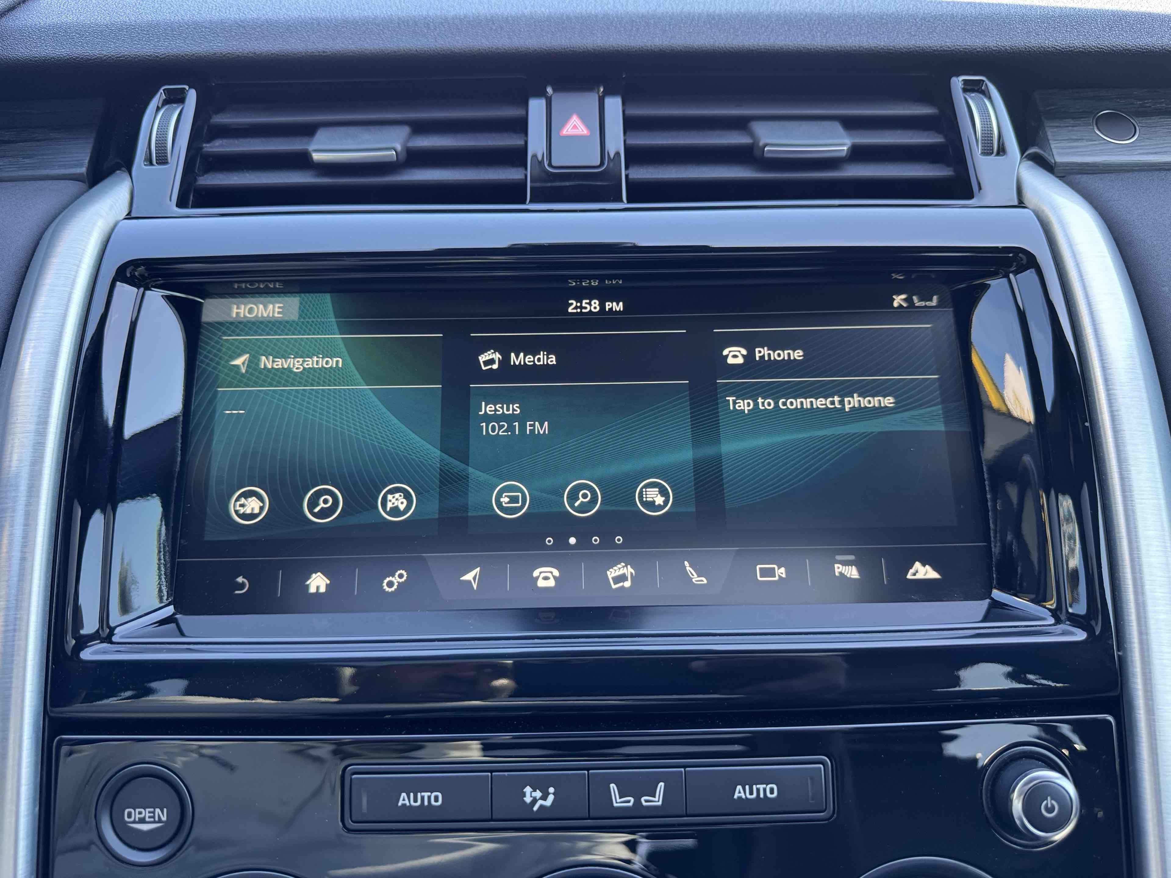 Used 2018 Land Rover Discovery HSE AWD/4WD image 26