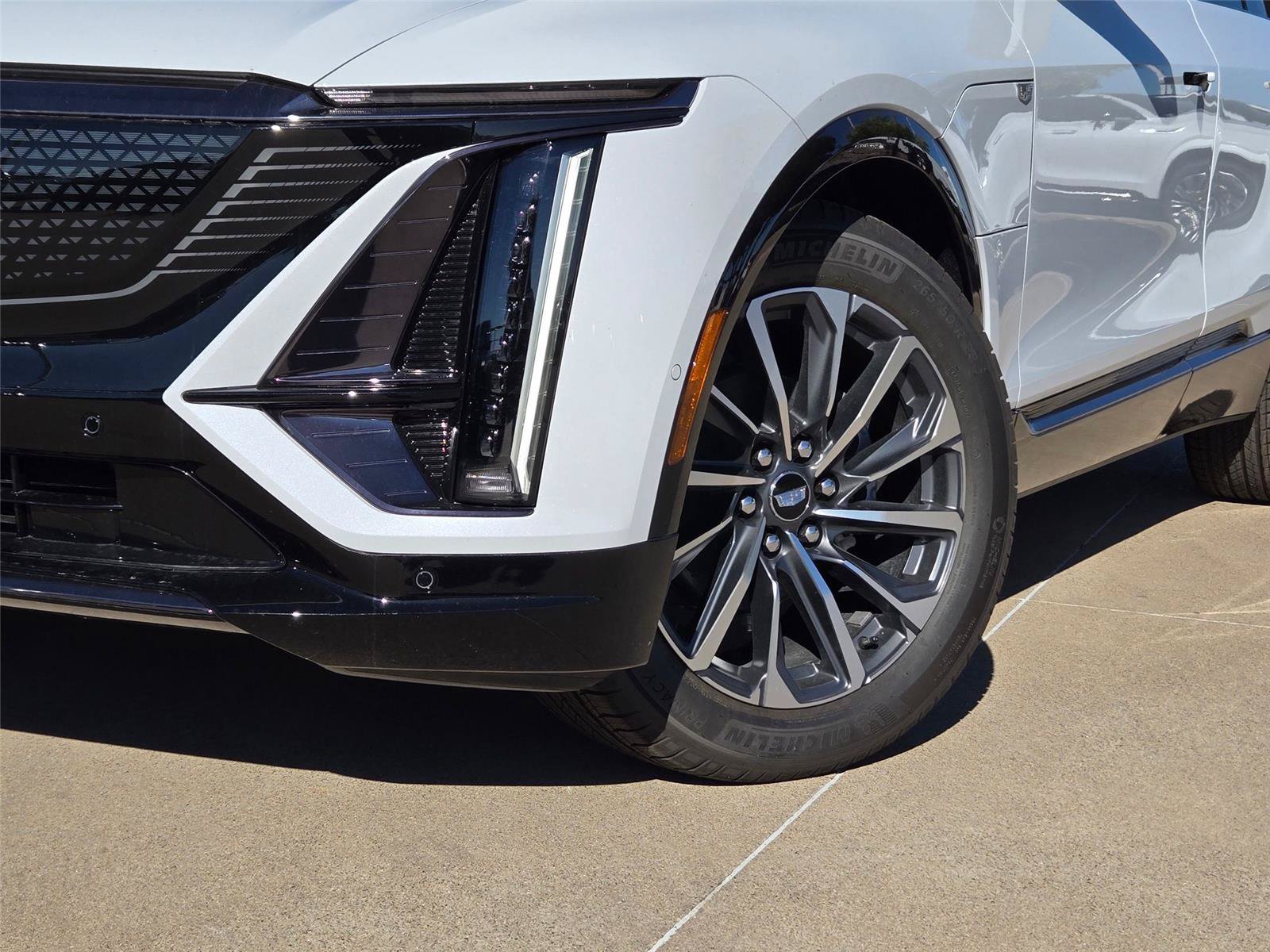 New 2026 Cadillac Lyriq Premium Luxury w/ LPO, Floor Liner Package AWD/4WD image 7