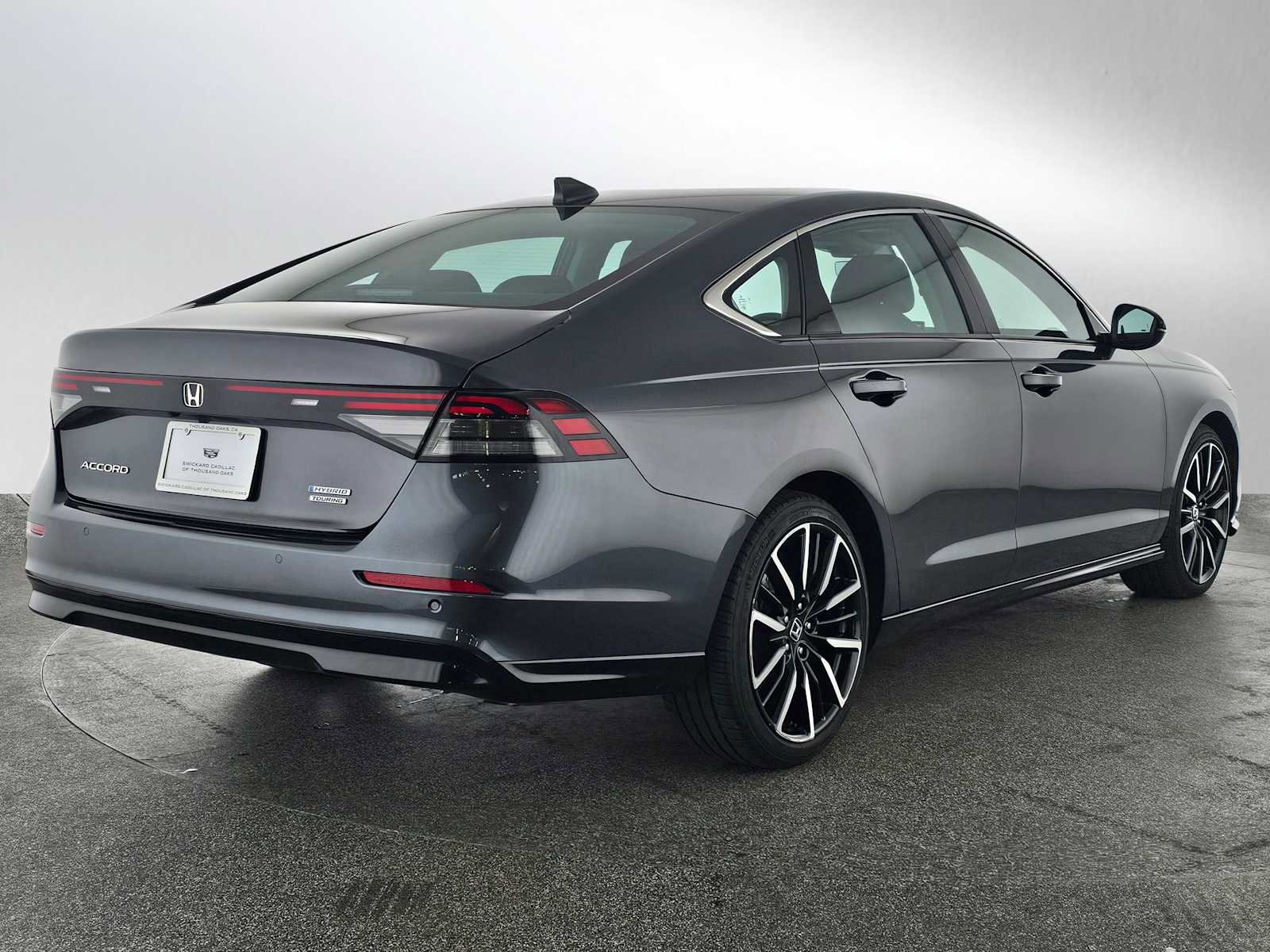 Used 2023 Honda Accord Touring image 3