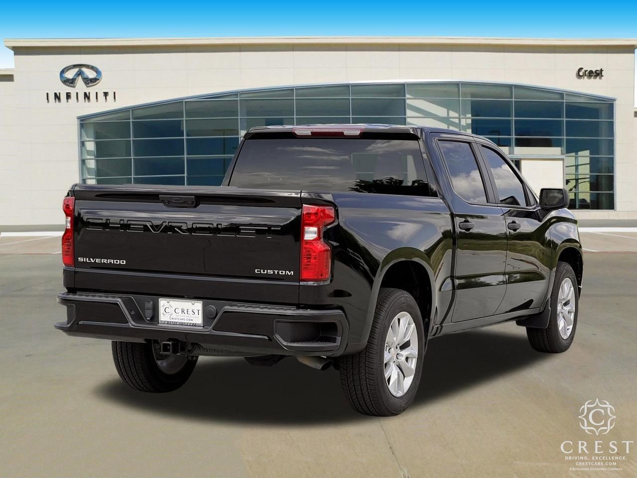 Used 2022 Chevrolet Silverado 1500 Custom image 3