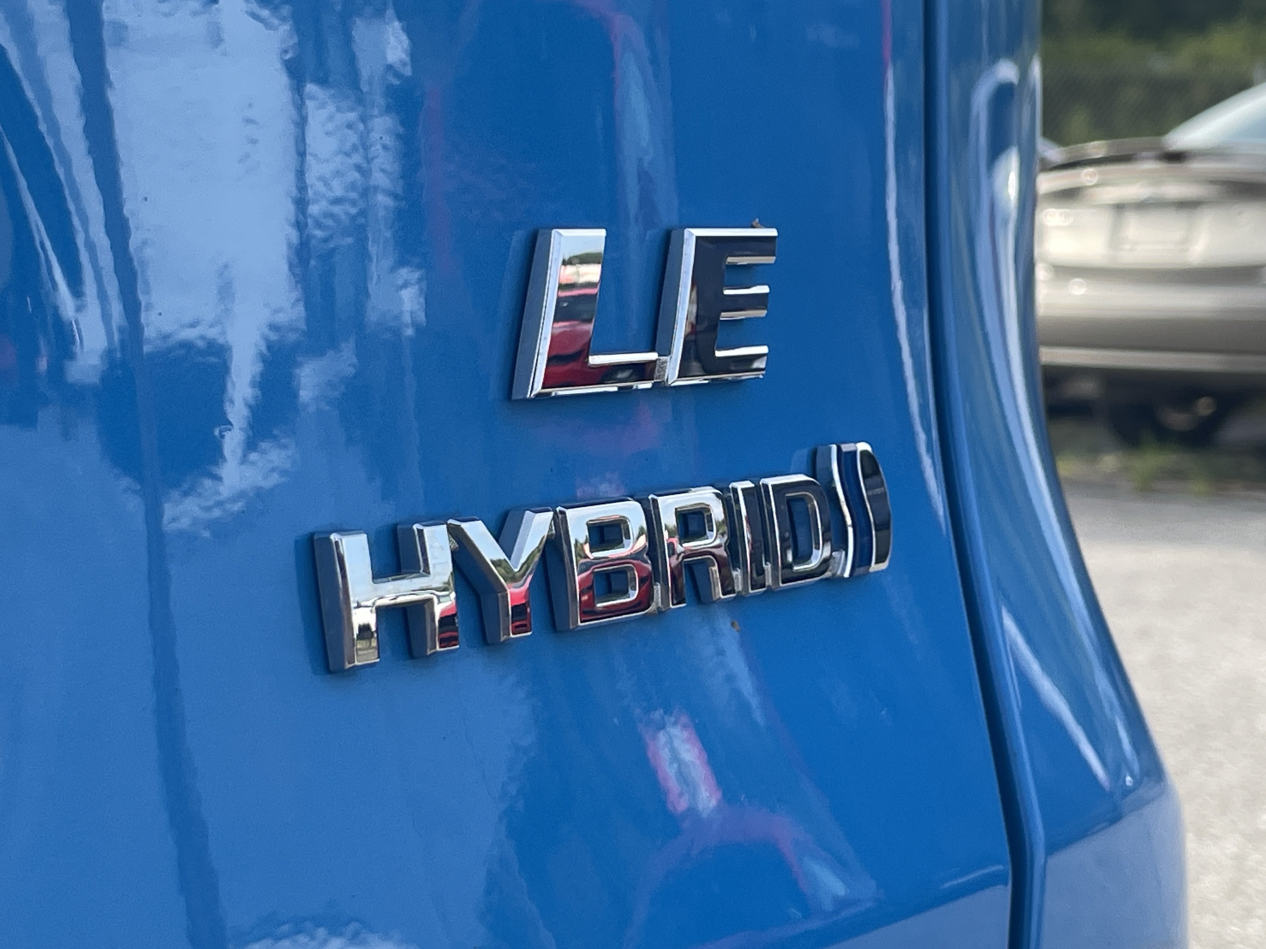 Used 2021 Toyota RAV4 LE AWD/4WD image 9
