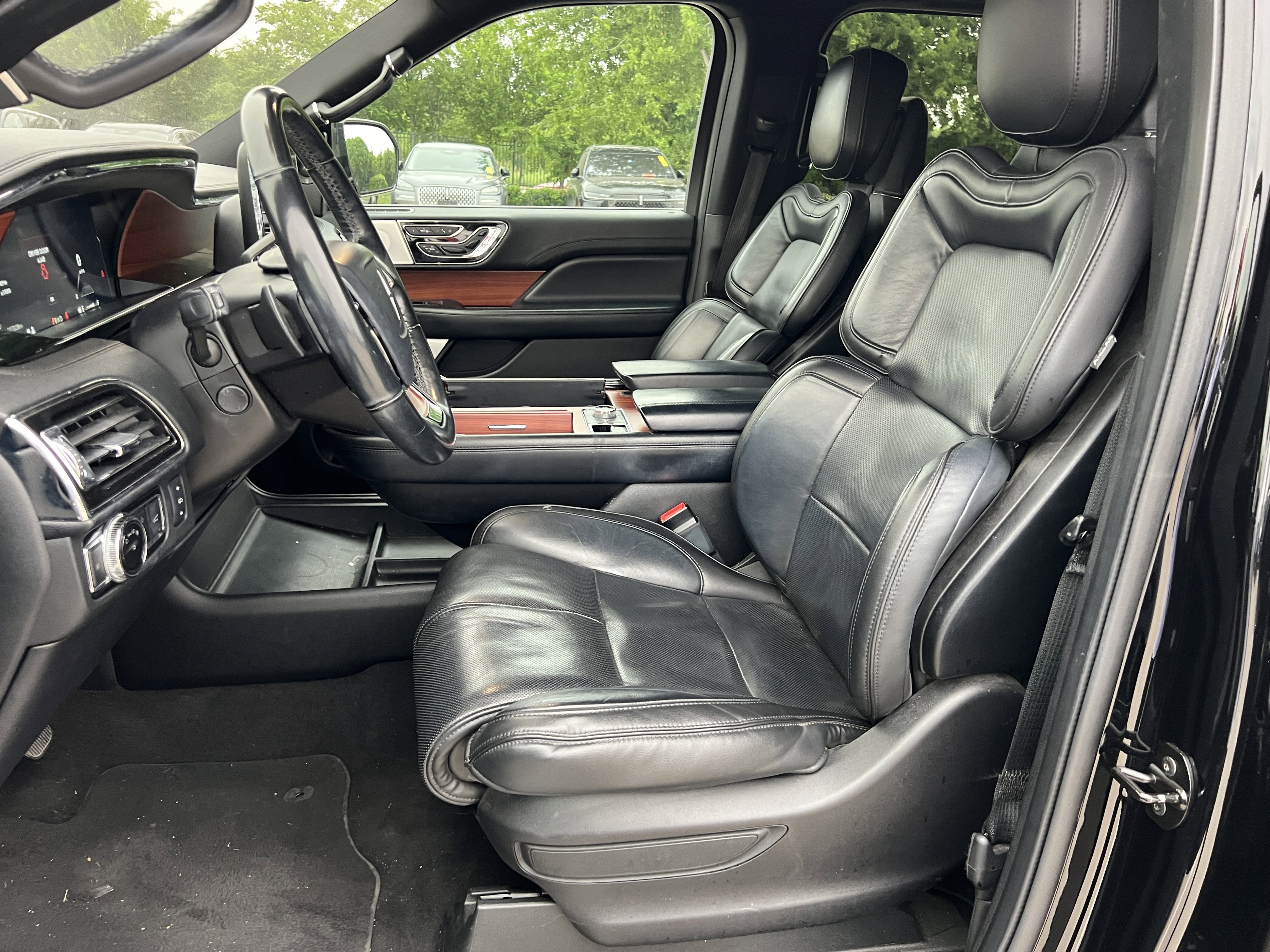 Used 2018 Lincoln Navigator L Reserve w/ Technology Package AWD/4WD image 29