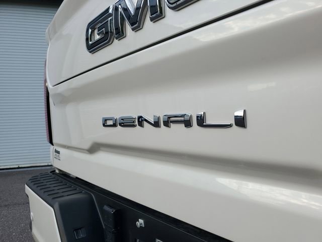 Used 2024 GMC Sierra 3500 Denali Ultimate AWD/4WD image 8