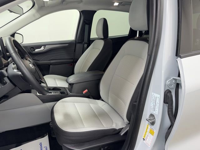 Used 2025 Ford Escape Active w/ Active Premium Tech Pack image 13