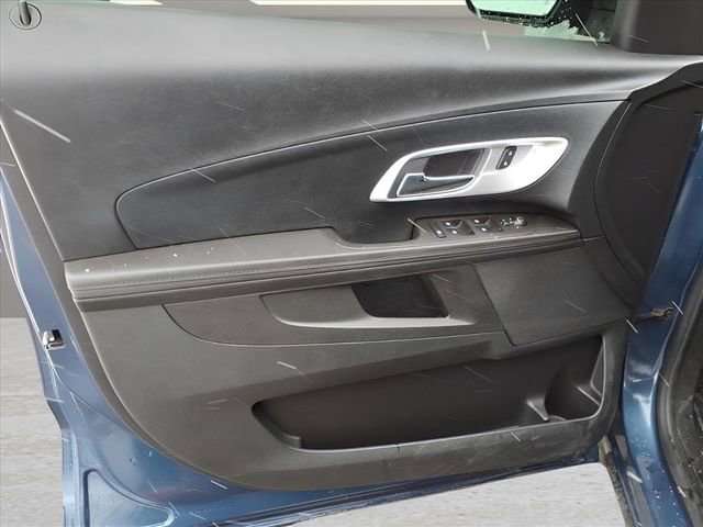 Used 2017 Chevrolet Equinox LT w/ Convenience Package image 12