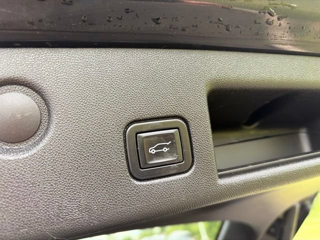 Used 2022 Chevrolet Equinox Premier AWD/4WD image 35