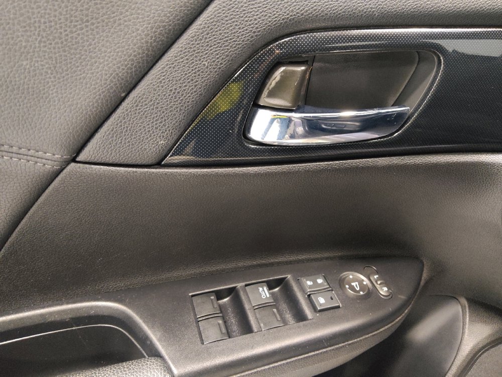 Used 2015 Honda Accord Sport image 27