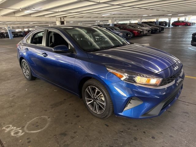 Used 2023 Kia Forte LXS w/ LXS Technology Package image 3