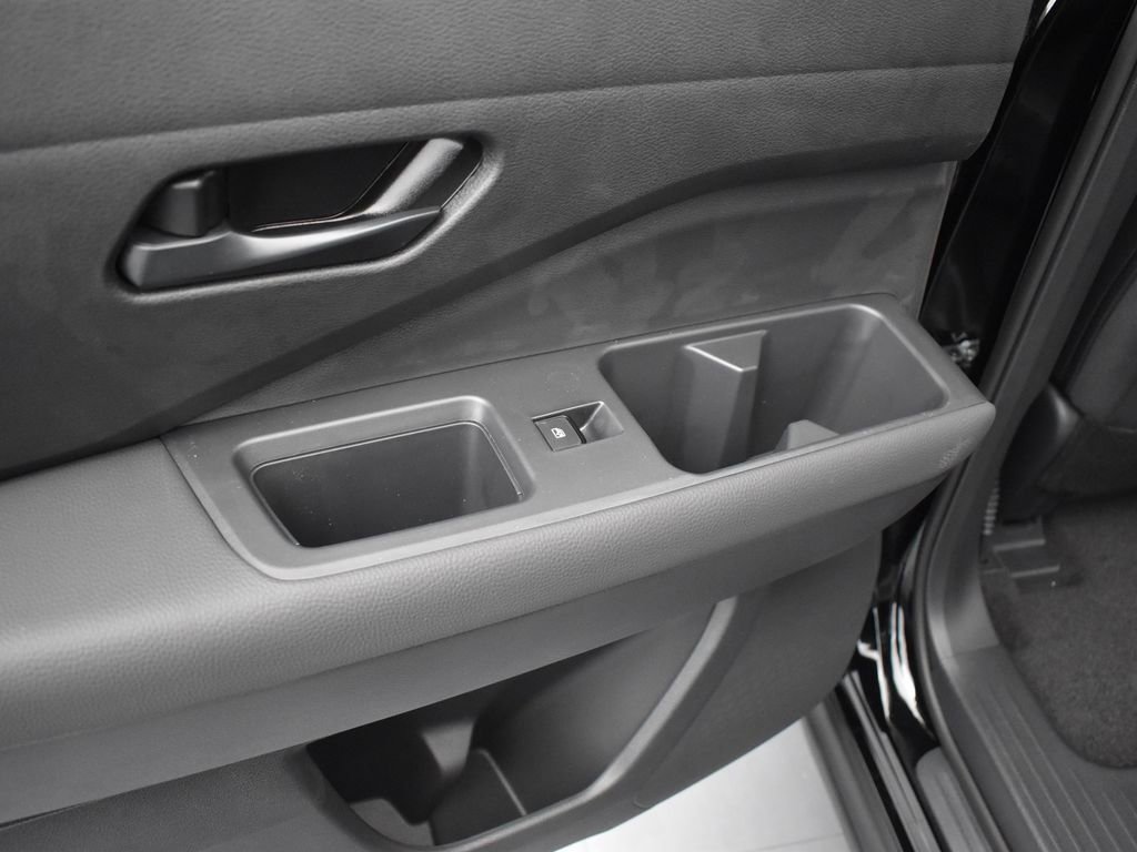 New 2025 Nissan Pathfinder S image 15