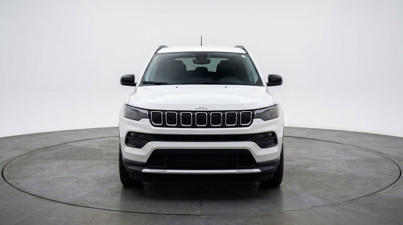 Used 2025 Jeep Compass Latitude image 2
