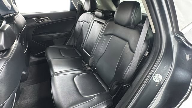 Used 2024 Kia Sportage EX AWD/4WD image 12