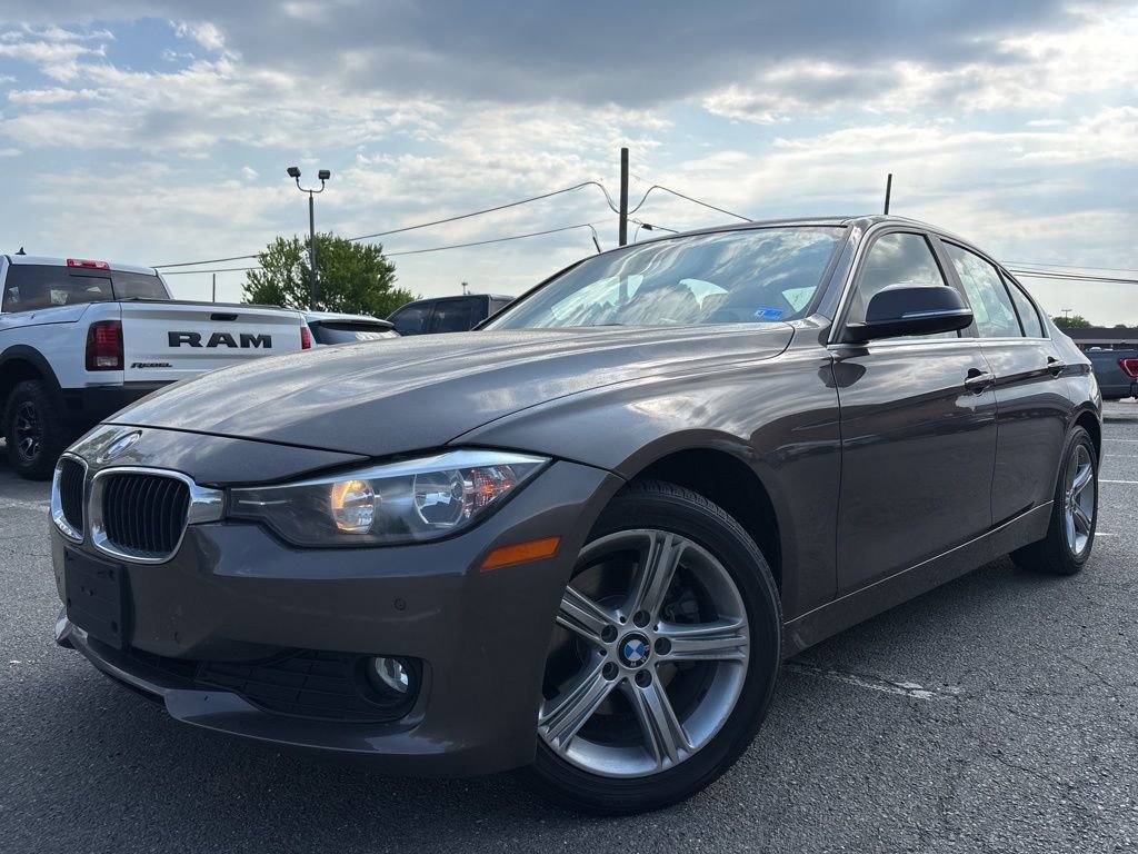 Used 2015 BMW 328i xDrive Sedan AWD/4WD image 2