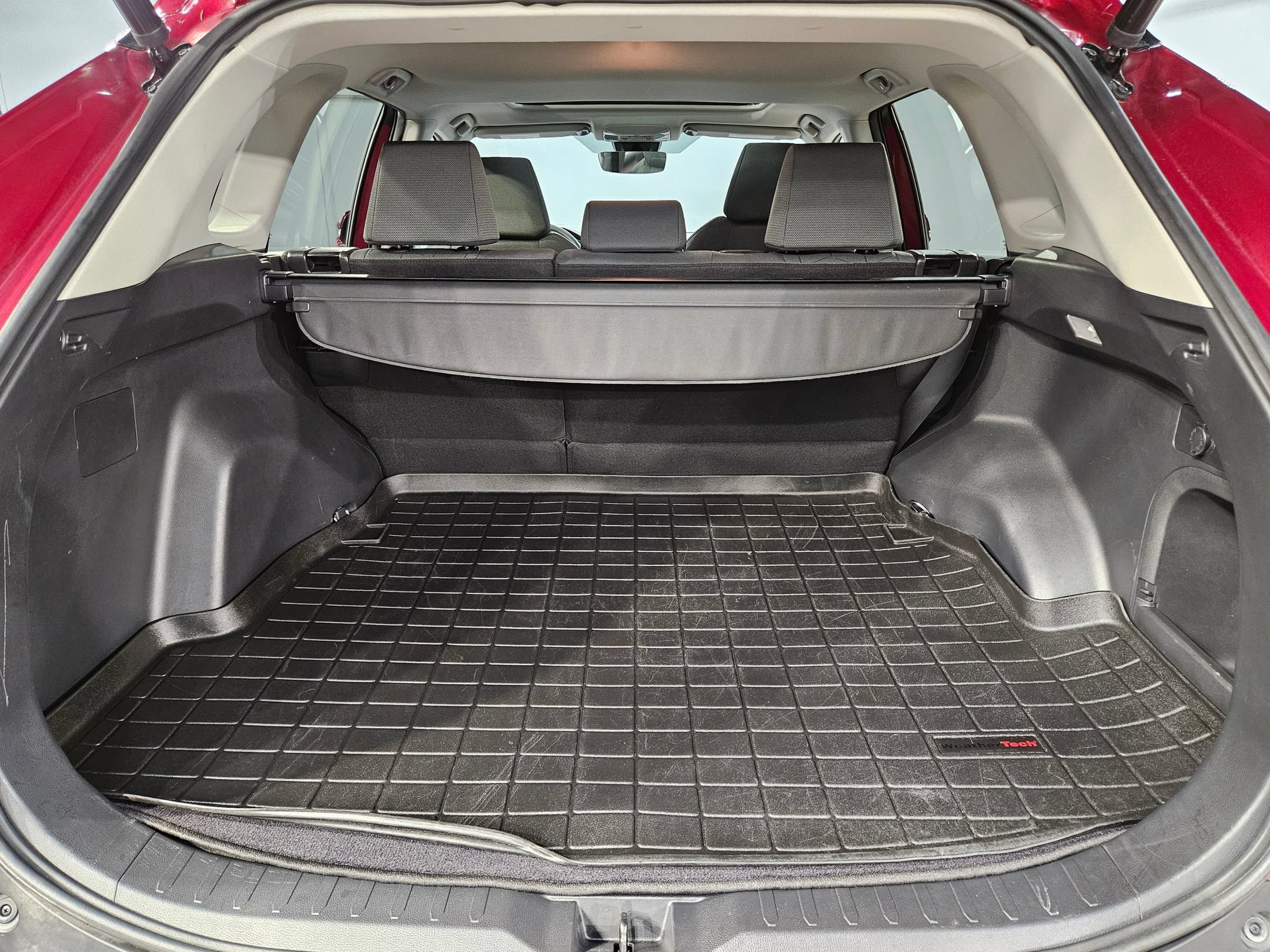 Used 2021 Toyota RAV4 XLE w/ Convenience Package AWD/4WD image 18