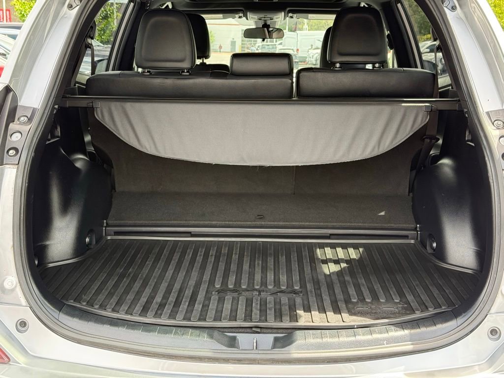 Used 2018 Toyota RAV4 SE AWD/4WD image 11