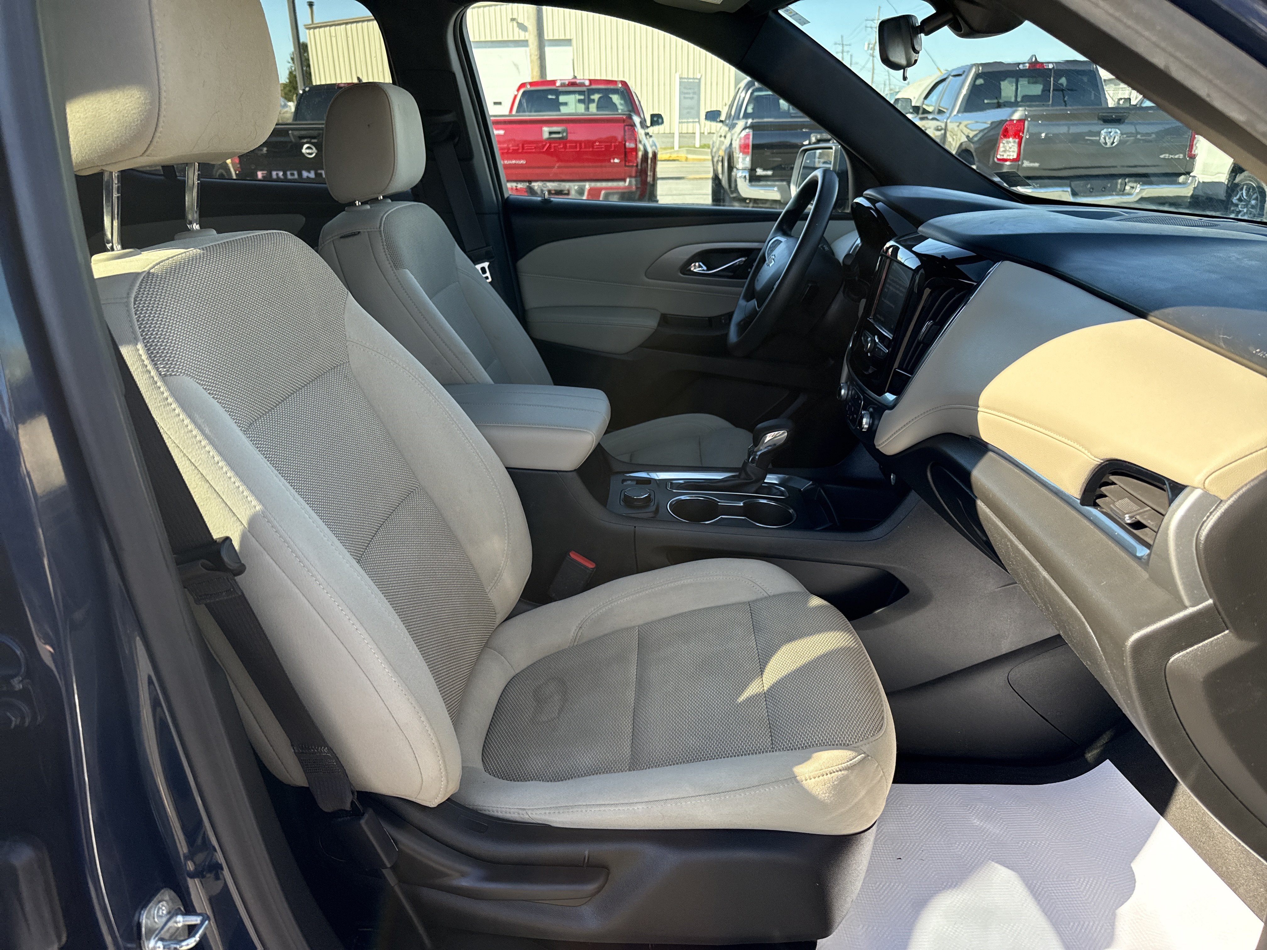Used 2023 Chevrolet Traverse LS w/ Safety Package AWD/4WD image 8