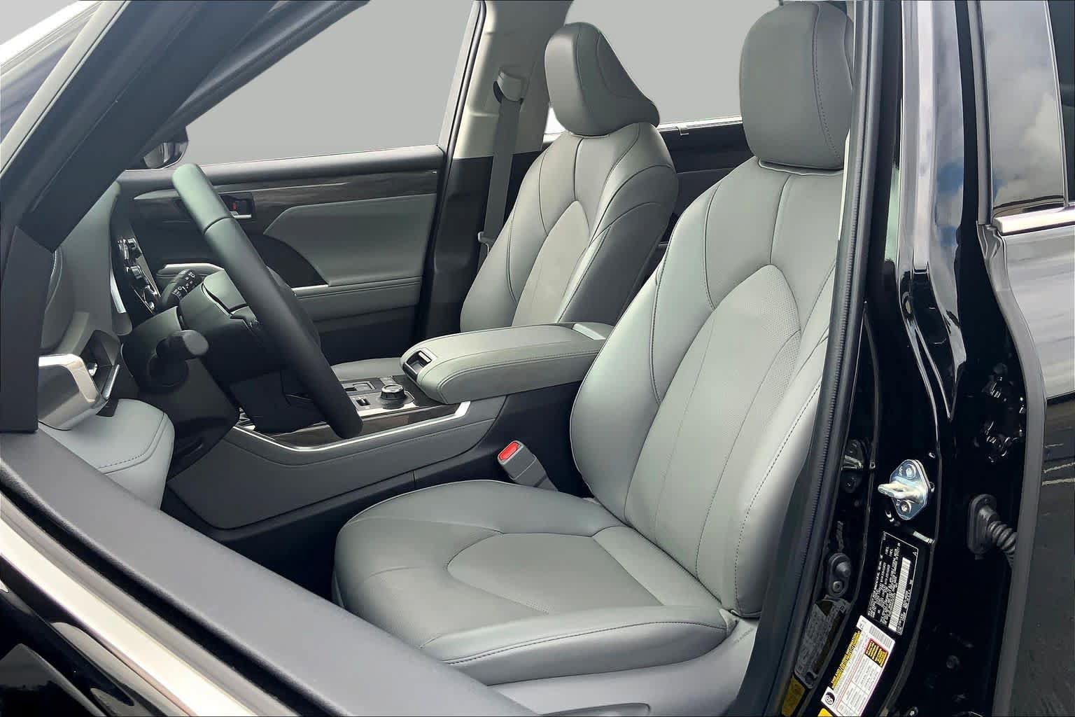 Used 2022 Toyota Highlander Limited AWD/4WD image 15