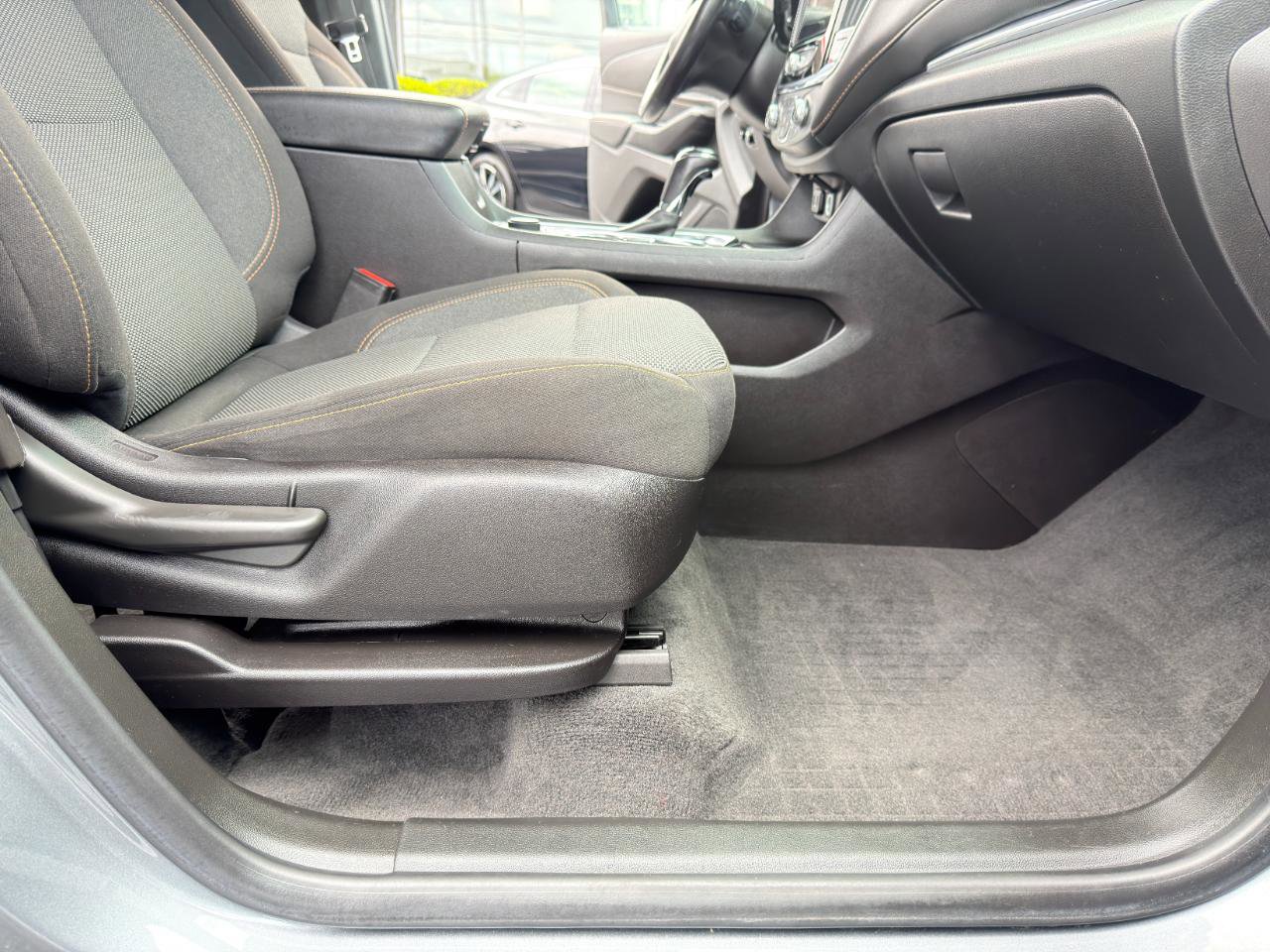 Used 2019 Chevrolet Traverse LT w/ LPO, Floor Liner Package AWD/4WD image 36