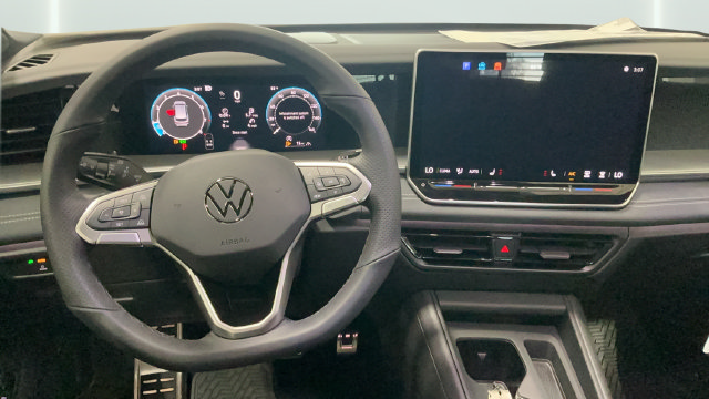 New 2026 Volkswagen Tiguan SE R-Line AWD/4WD image 10