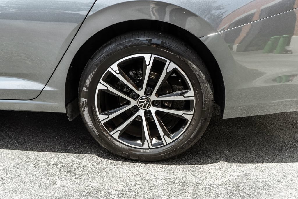 Used 2025 Volkswagen Jetta Sport FWD image 26