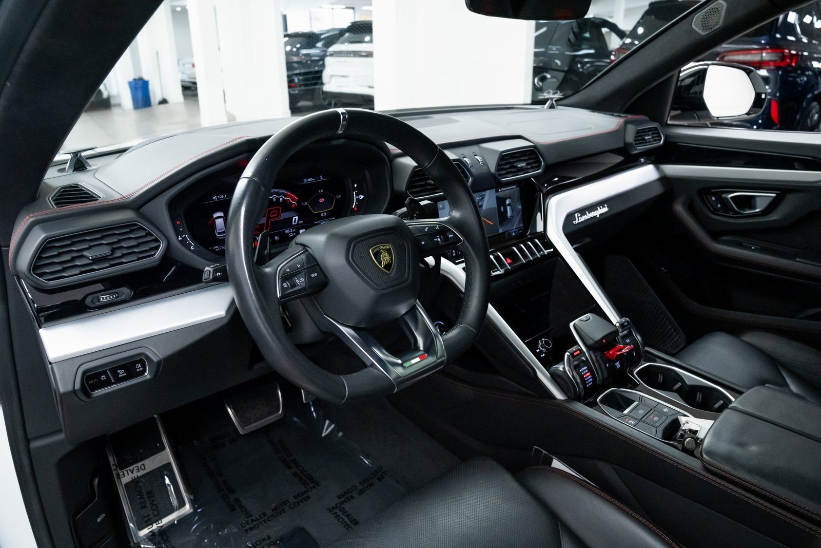 Used 2020 Lamborghini Urus image 20