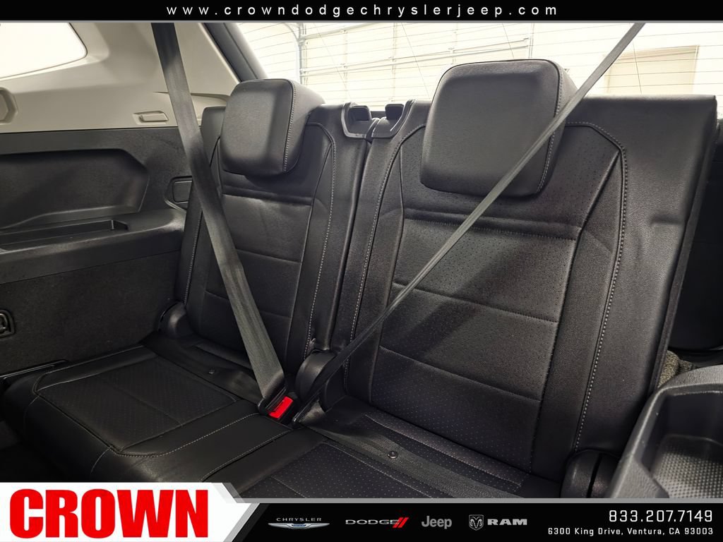 Used 2020 Volkswagen Tiguan SE FWD image 17