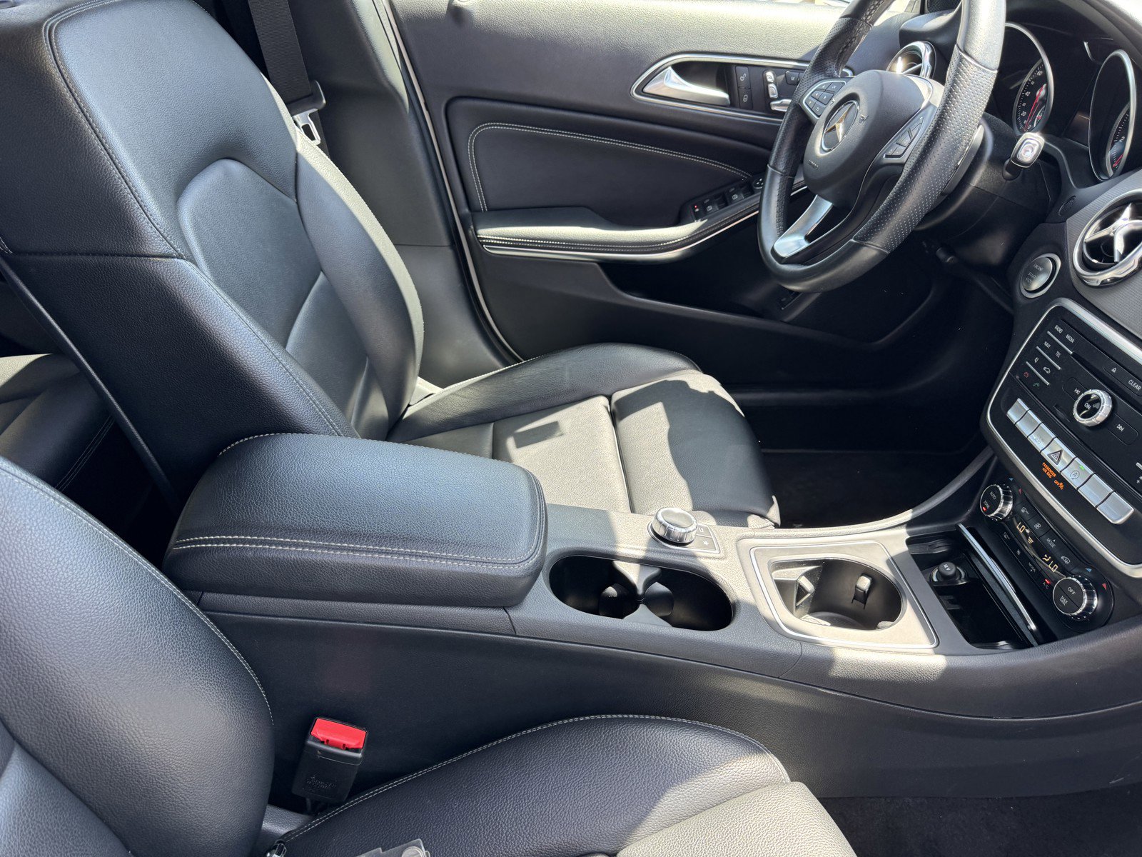 Used 2020 Mercedes-Benz GLA 250 w/ Convenience Package image 8