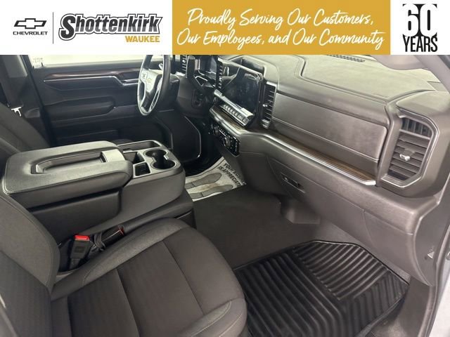 Used 2024 Chevrolet Silverado 1500 LT image 13