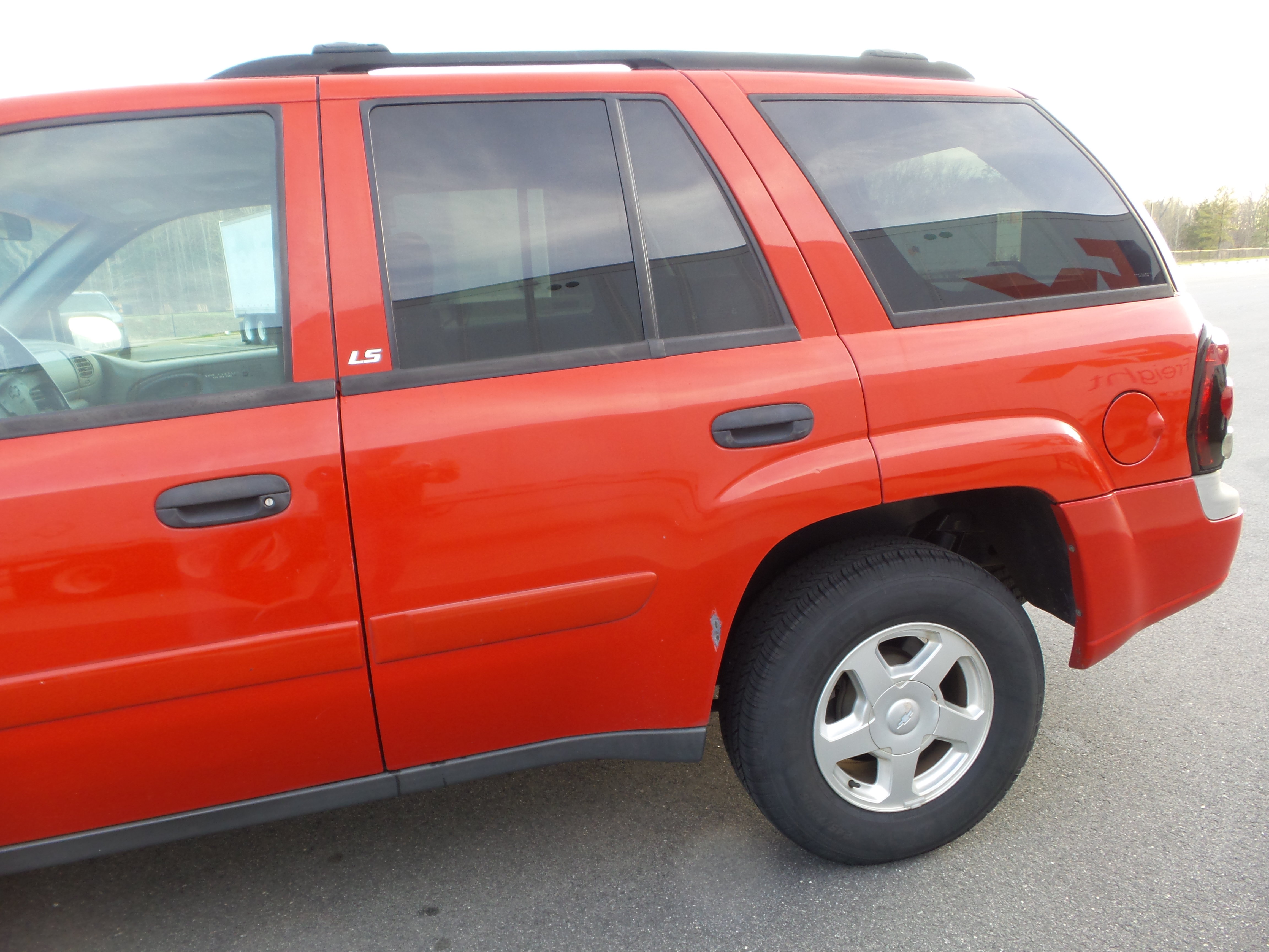 Used 2002 Chevrolet TrailBlazer LS w/ Preferred Equipment Group RWD image 13