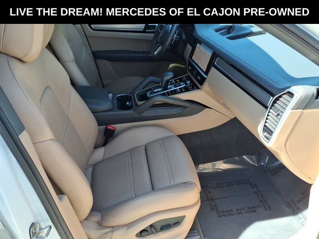 Used 2022 Porsche Cayenne Platinum Edition AWD/4WD image 17