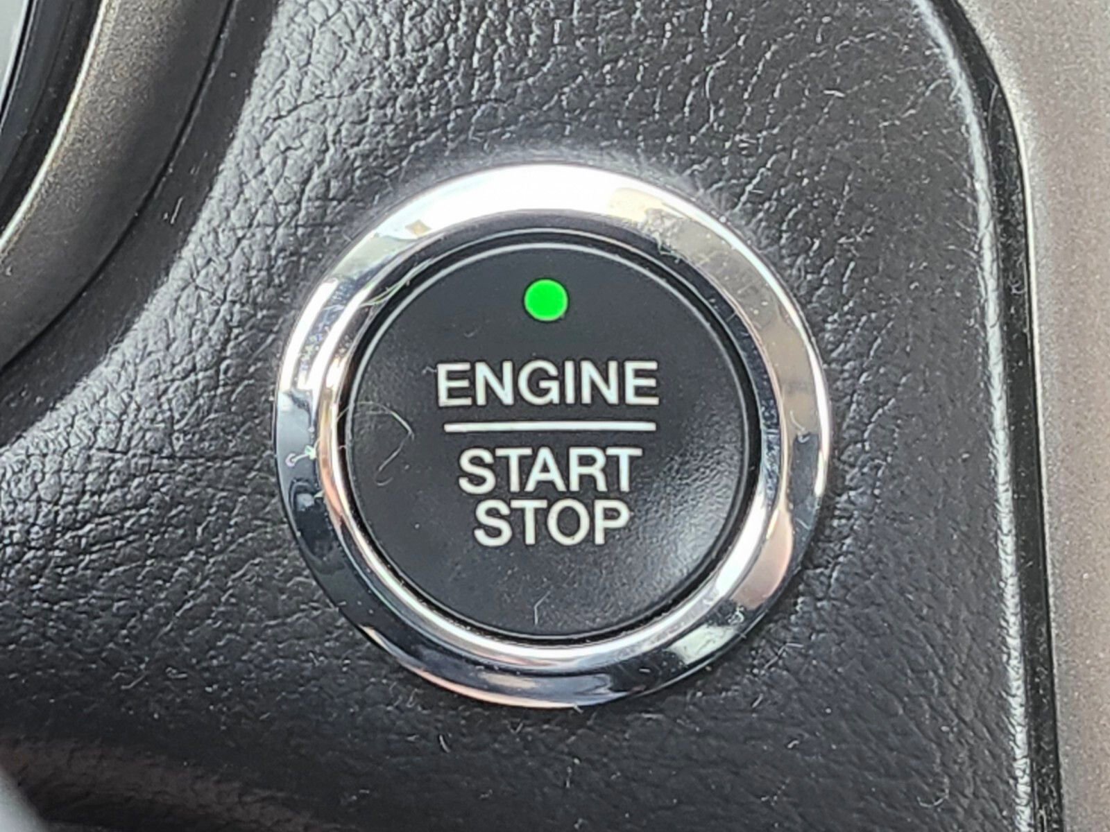 Used 2017 Ford Fusion SE w/ Fusion SE Technology Package FWD image 25