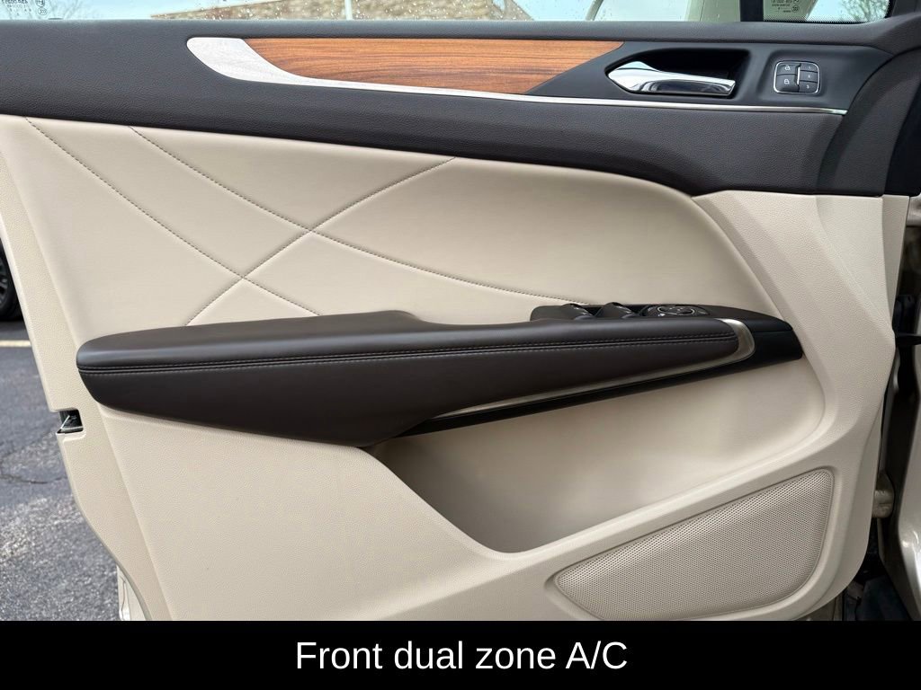 Used 2017 Lincoln MKC Select w/ Select Plus Package image 5