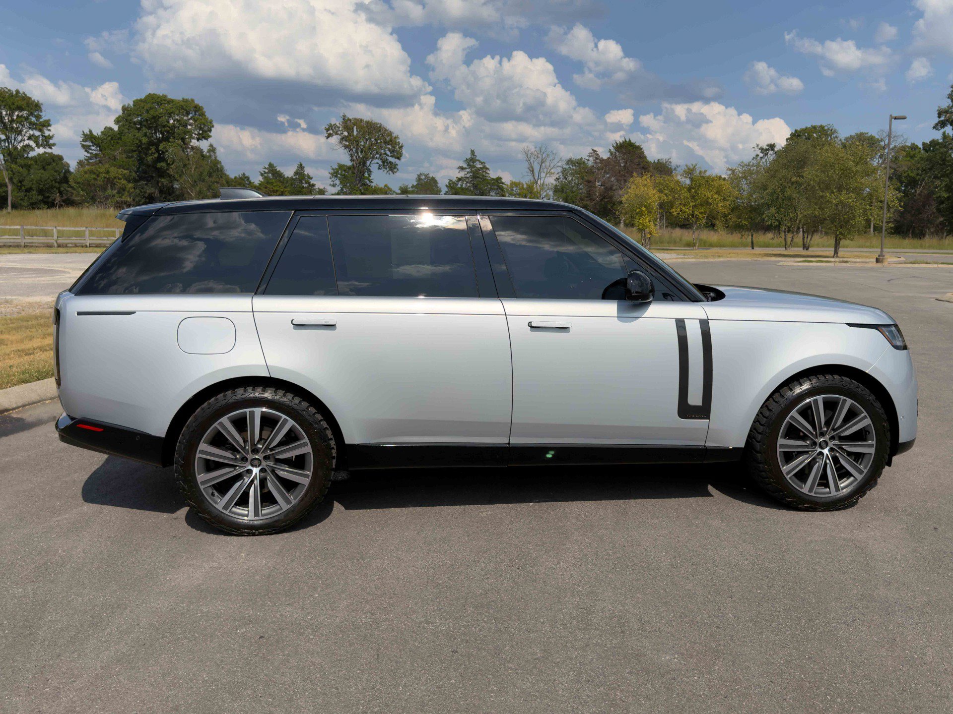Used 2024 Land Rover Range Rover Long Wheelbase Autobiography AWD/4WD image 7